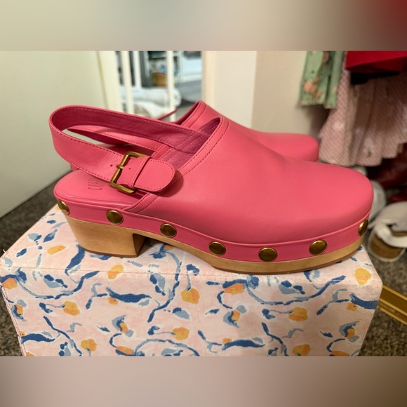 Charlotte Stone Pink Leather Mules with Gold Accents - Picture 3 of 16
